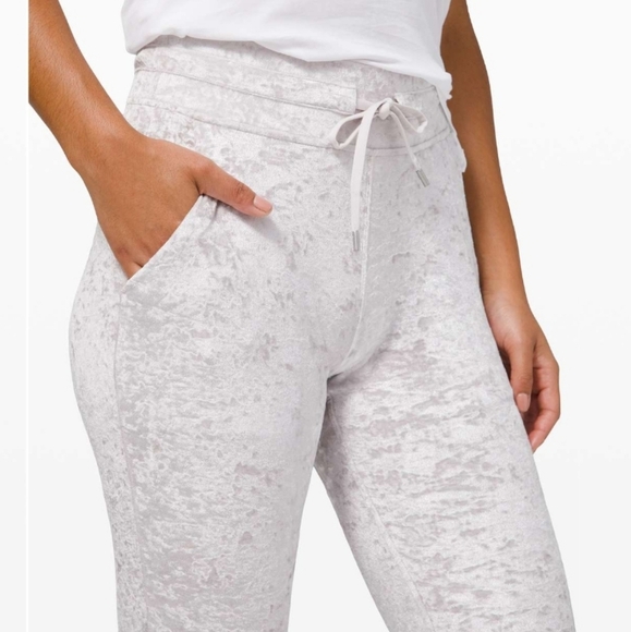 Lululemon Ready to Crush Jogger. Chrome (Light Grey, Silver). Velvet. 28". 12. - Picture 3 of 14